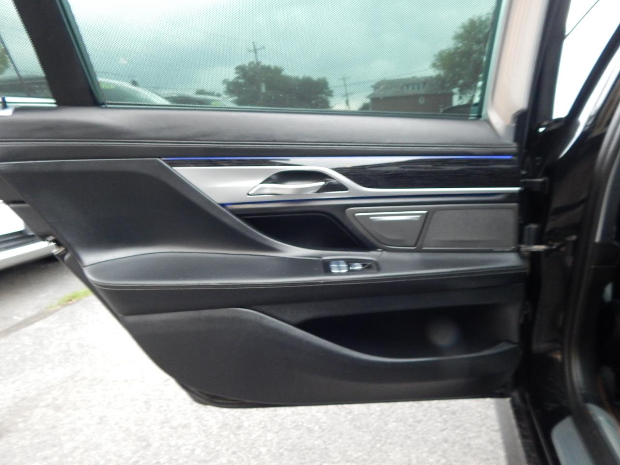 BMW 7 Series 750i xDrive Sedan 2020