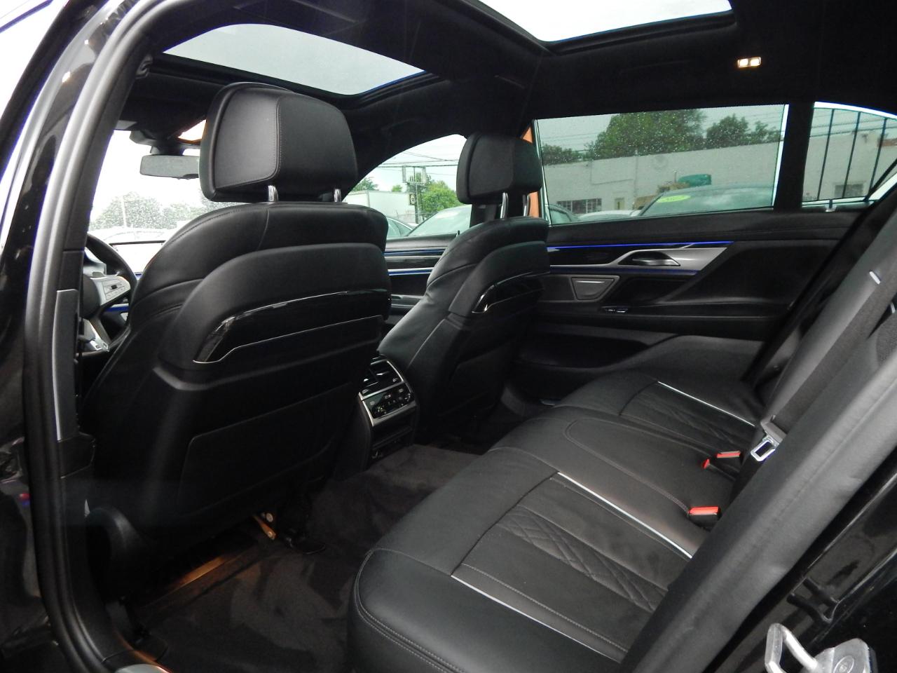 BMW 7 Series 750i xDrive Sedan 2020