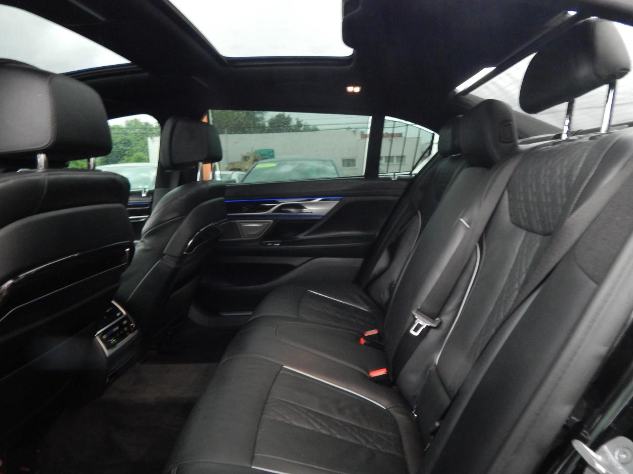 BMW 7 Series 750i xDrive Sedan 2020