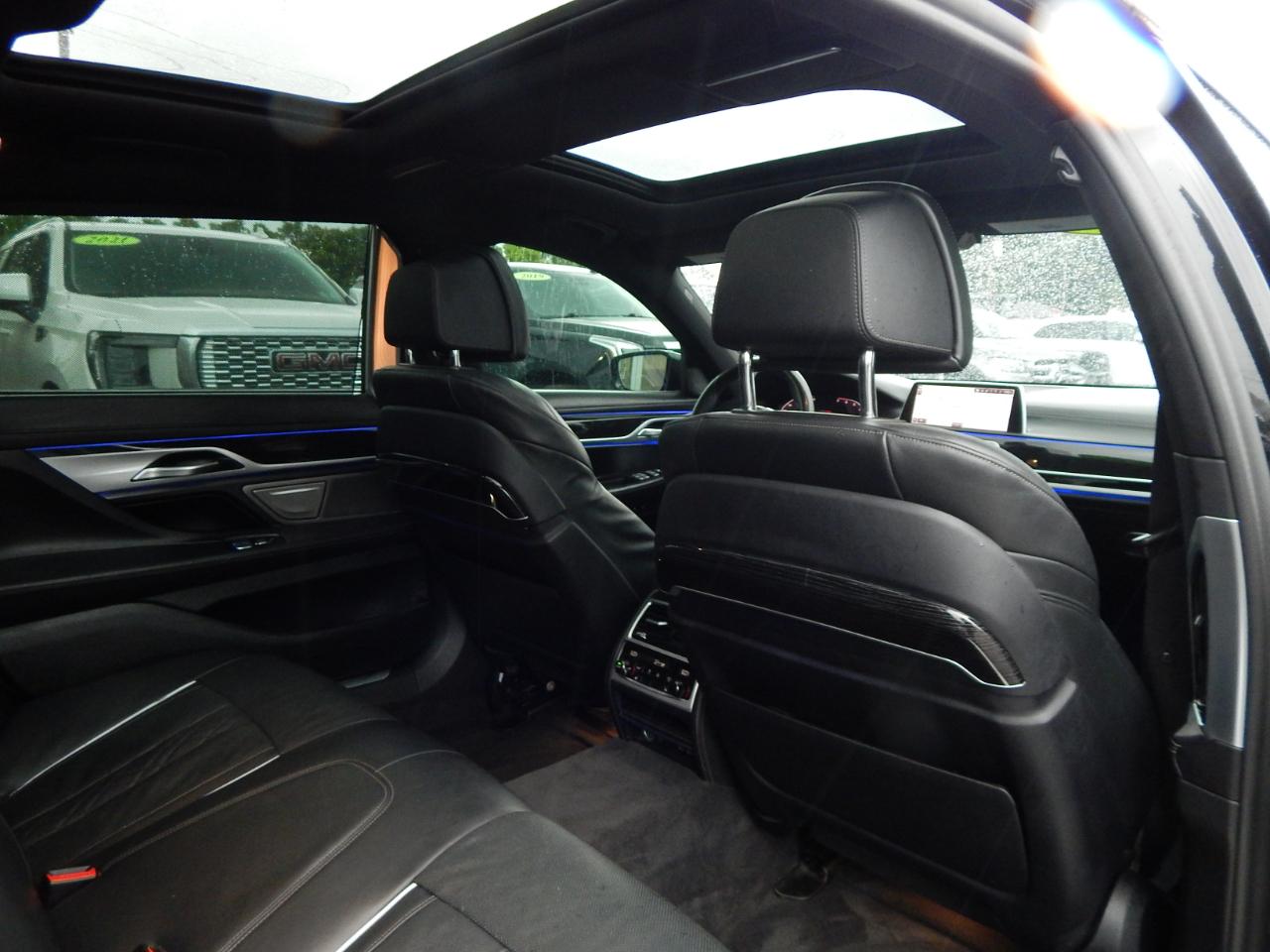BMW 7 Series 750i xDrive Sedan 2020