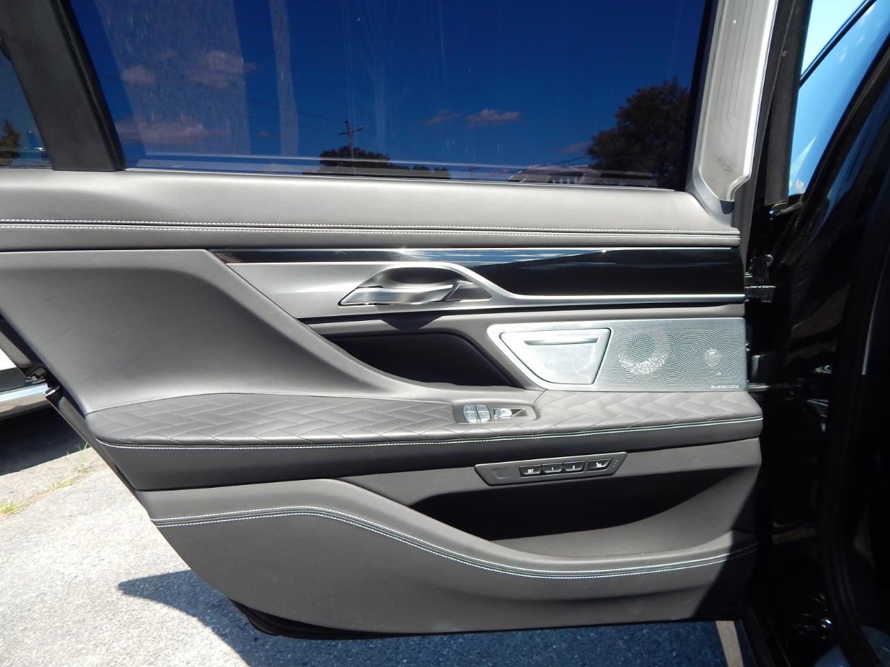BMW 7 Series ALPINA B7 xDrive Sedan 2020