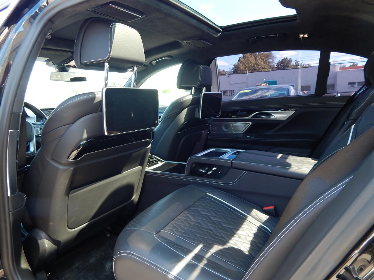 BMW 7 Series ALPINA B7 xDrive Sedan 2020