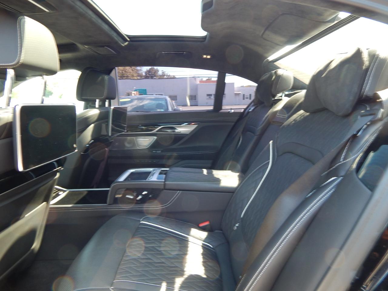 BMW 7 Series ALPINA B7 xDrive Sedan 2020