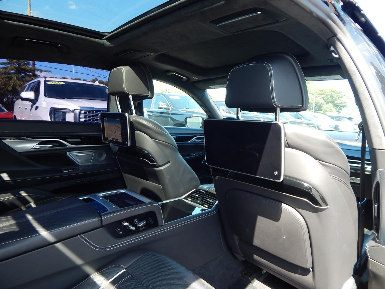 BMW 7 Series ALPINA B7 xDrive Sedan 2020