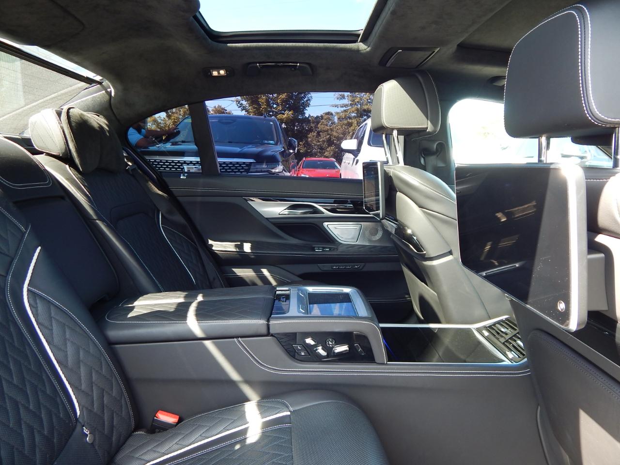 BMW 7 Series ALPINA B7 xDrive Sedan 2020