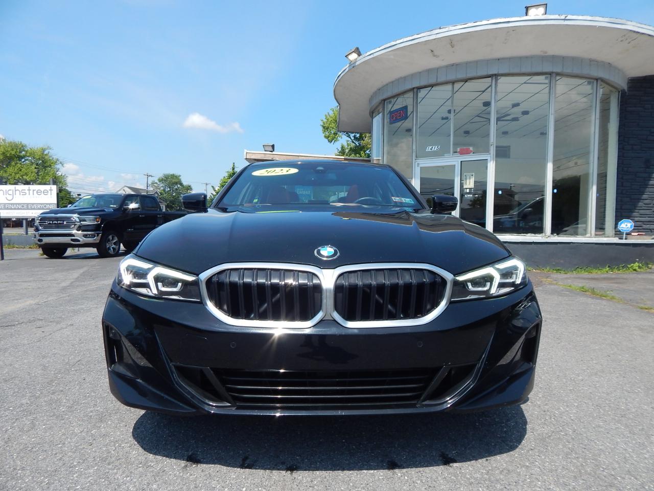 BMW 3 Series 330i xDrive Sedan 2023