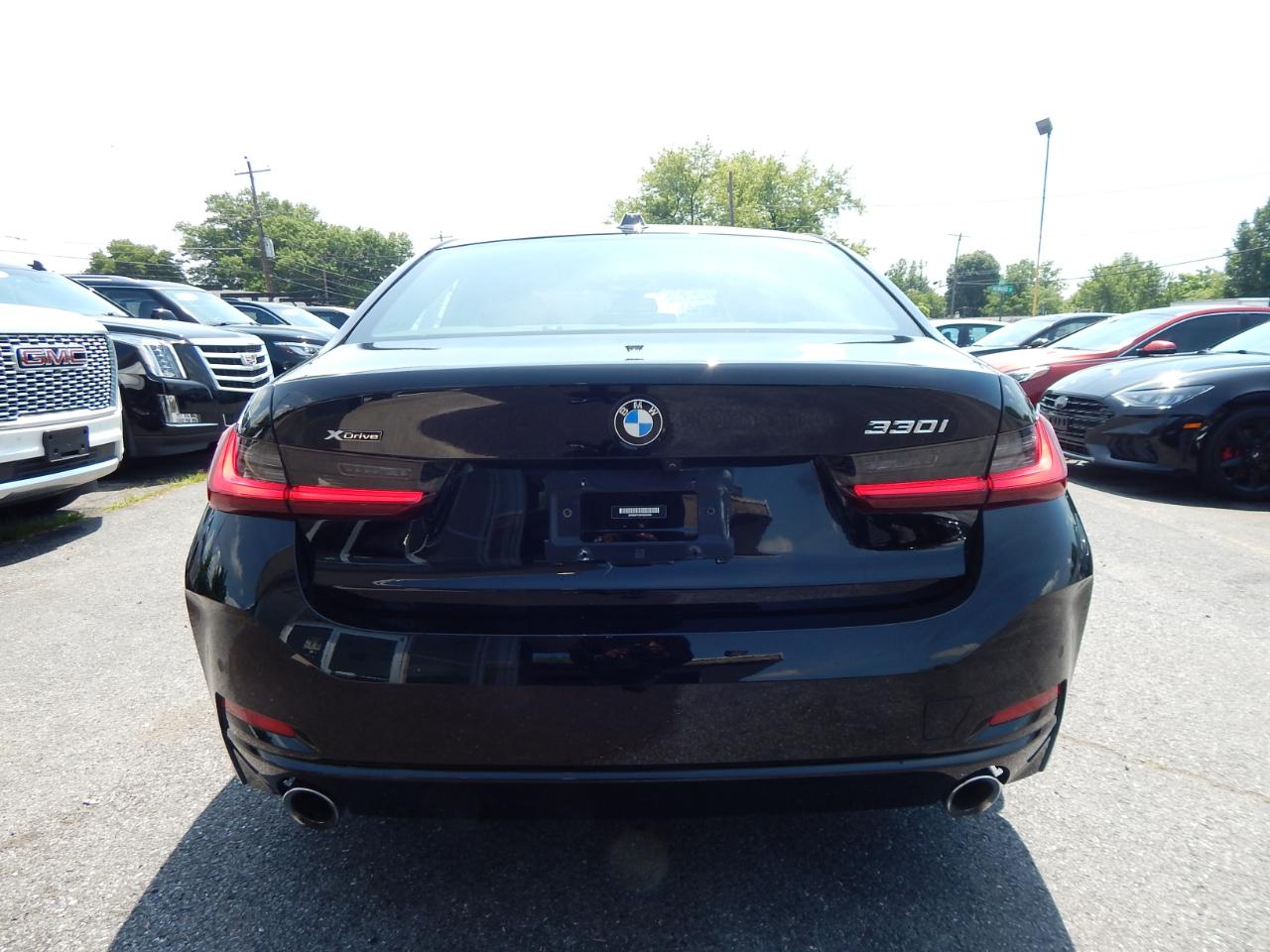 BMW 3 Series 330i xDrive Sedan 2023