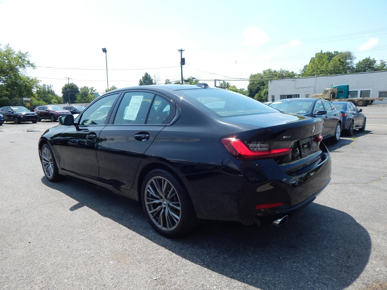 BMW 3 Series 330i xDrive Sedan 2023
