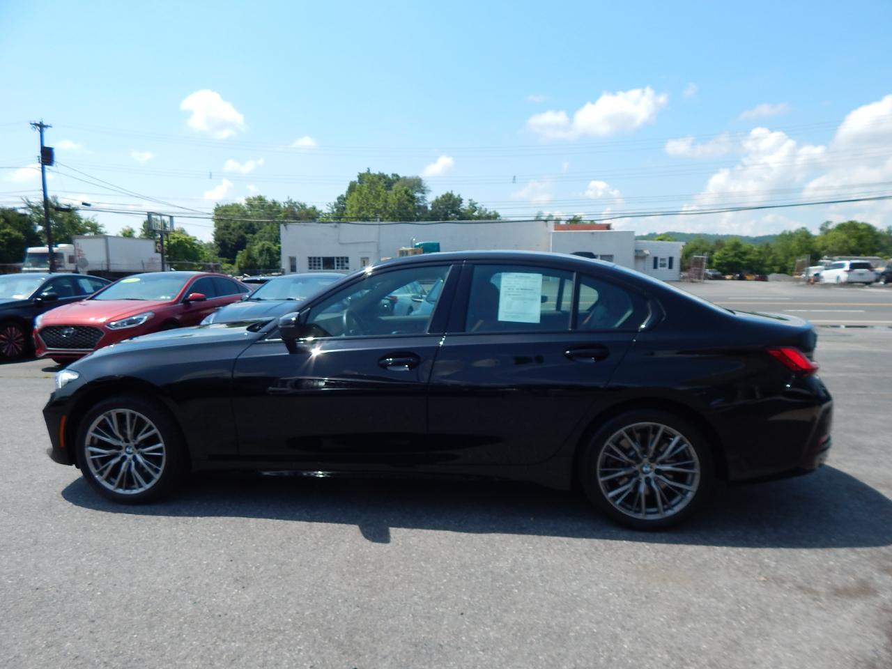 BMW 3 Series 330i xDrive Sedan 2023