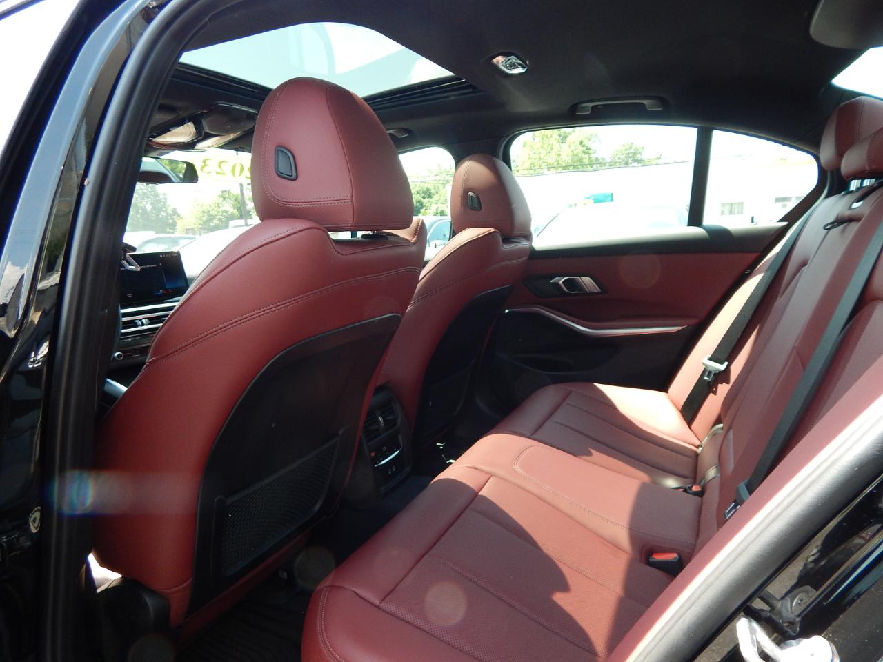 BMW 3 Series 330i xDrive Sedan 2023