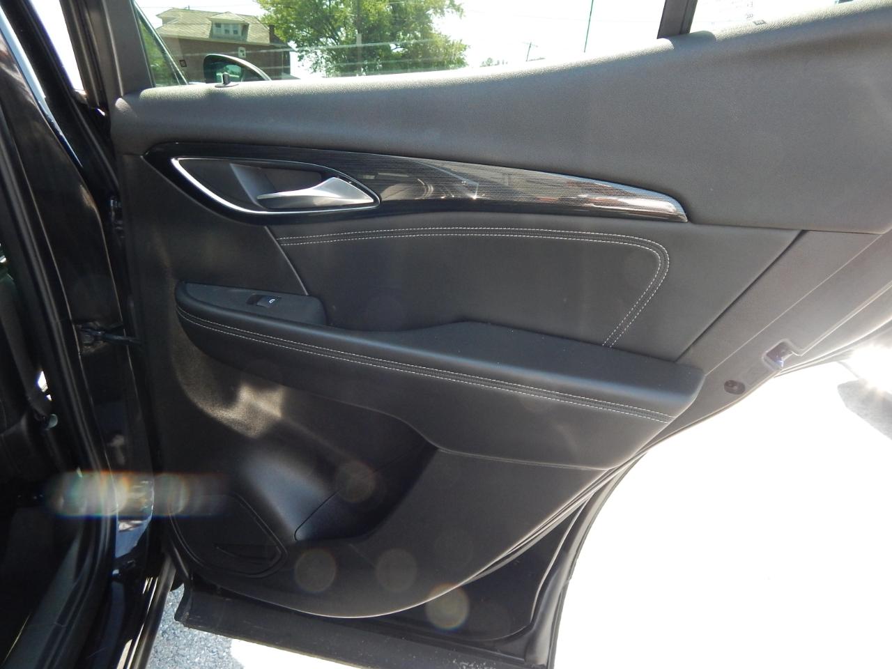 Buick Envision Essence 4D SUV FWD 2023
