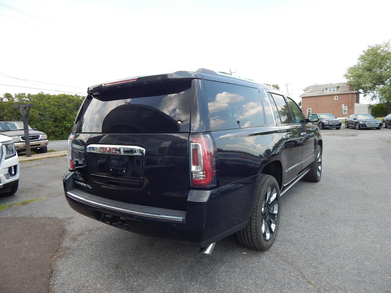 GMC Yukon XL Denali 2020
