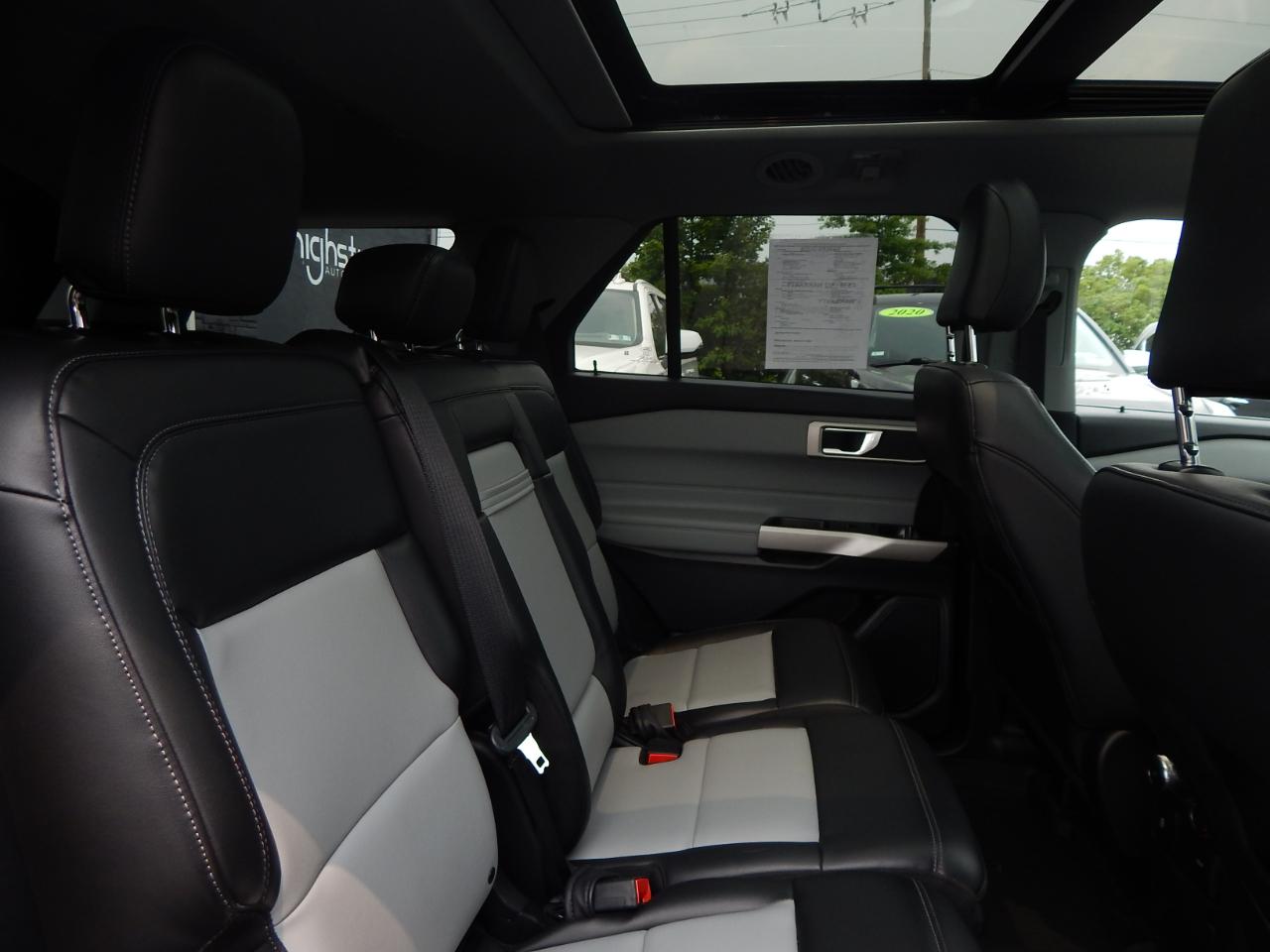 Ford Explorer XLT AWD 2022