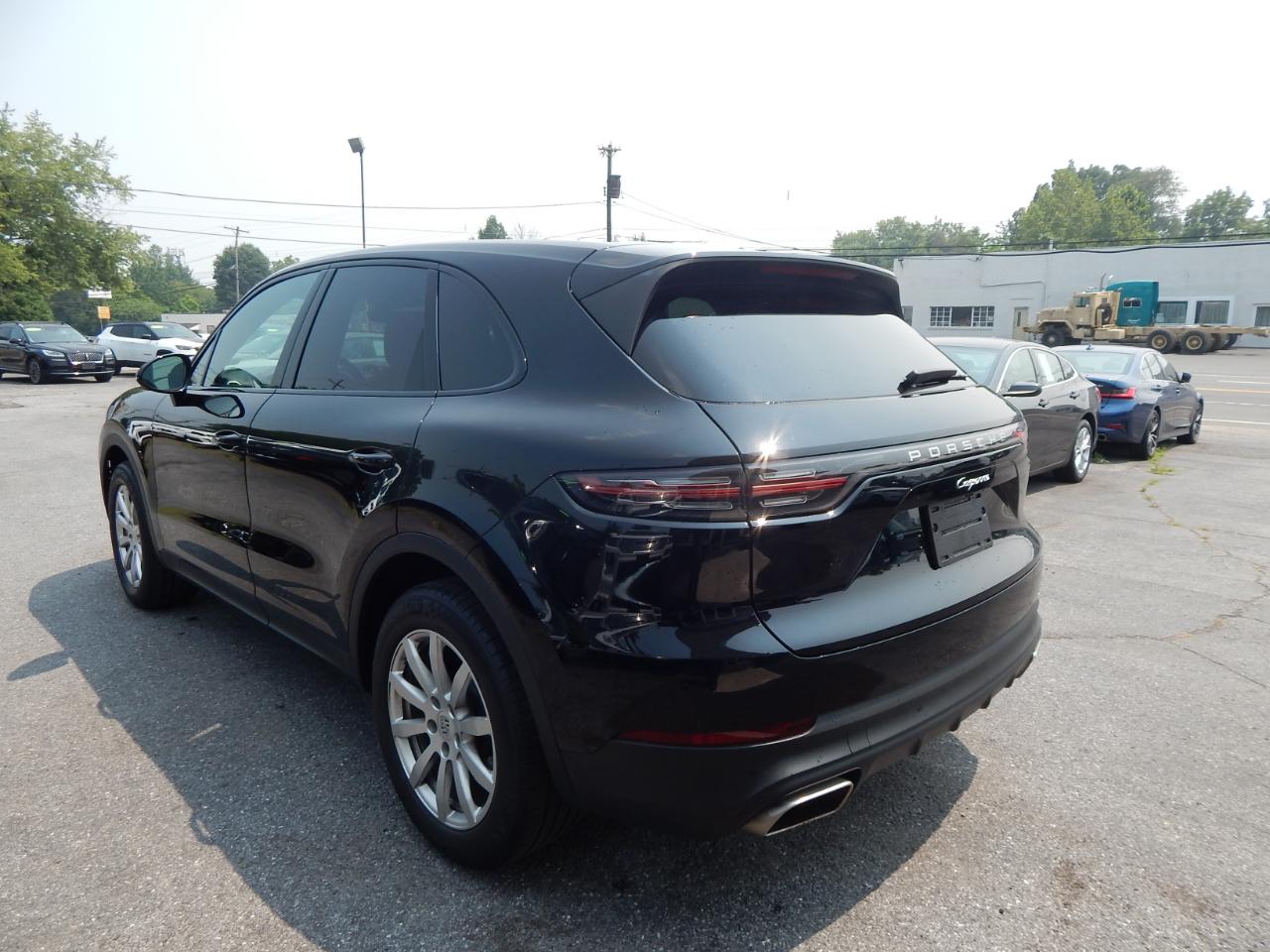 Porsche Cayenne Platinum Edition AWD 2022