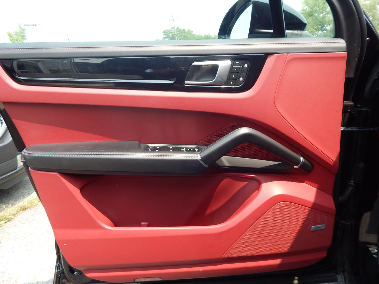 Porsche Cayenne Platinum Edition AWD 2022
