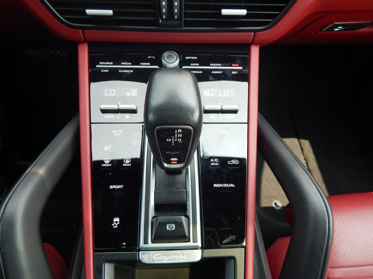 Porsche Cayenne Platinum Edition AWD 2022