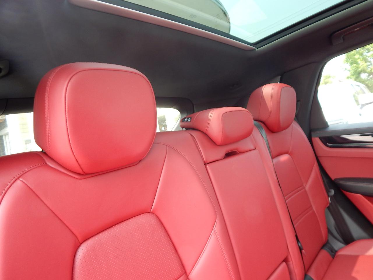Porsche Cayenne Platinum Edition AWD 2022