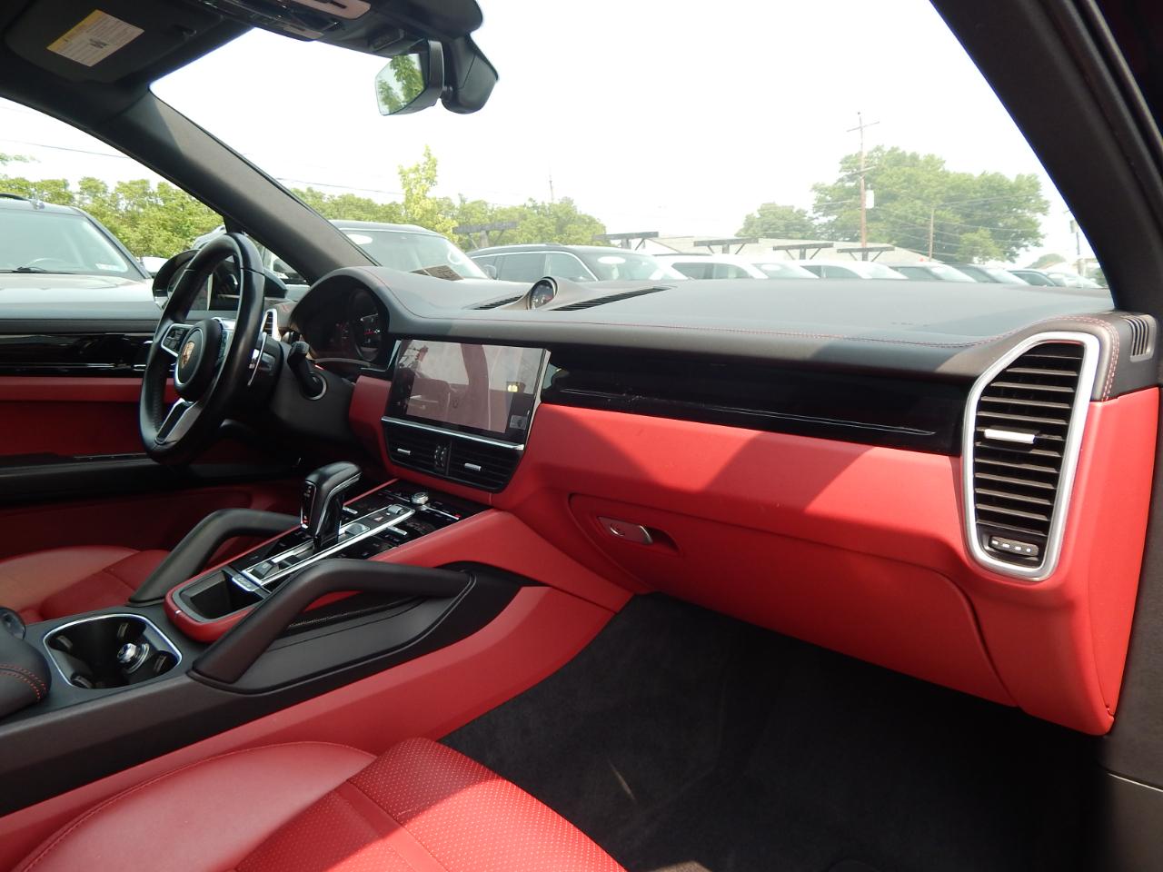 Porsche Cayenne Platinum Edition AWD 2022