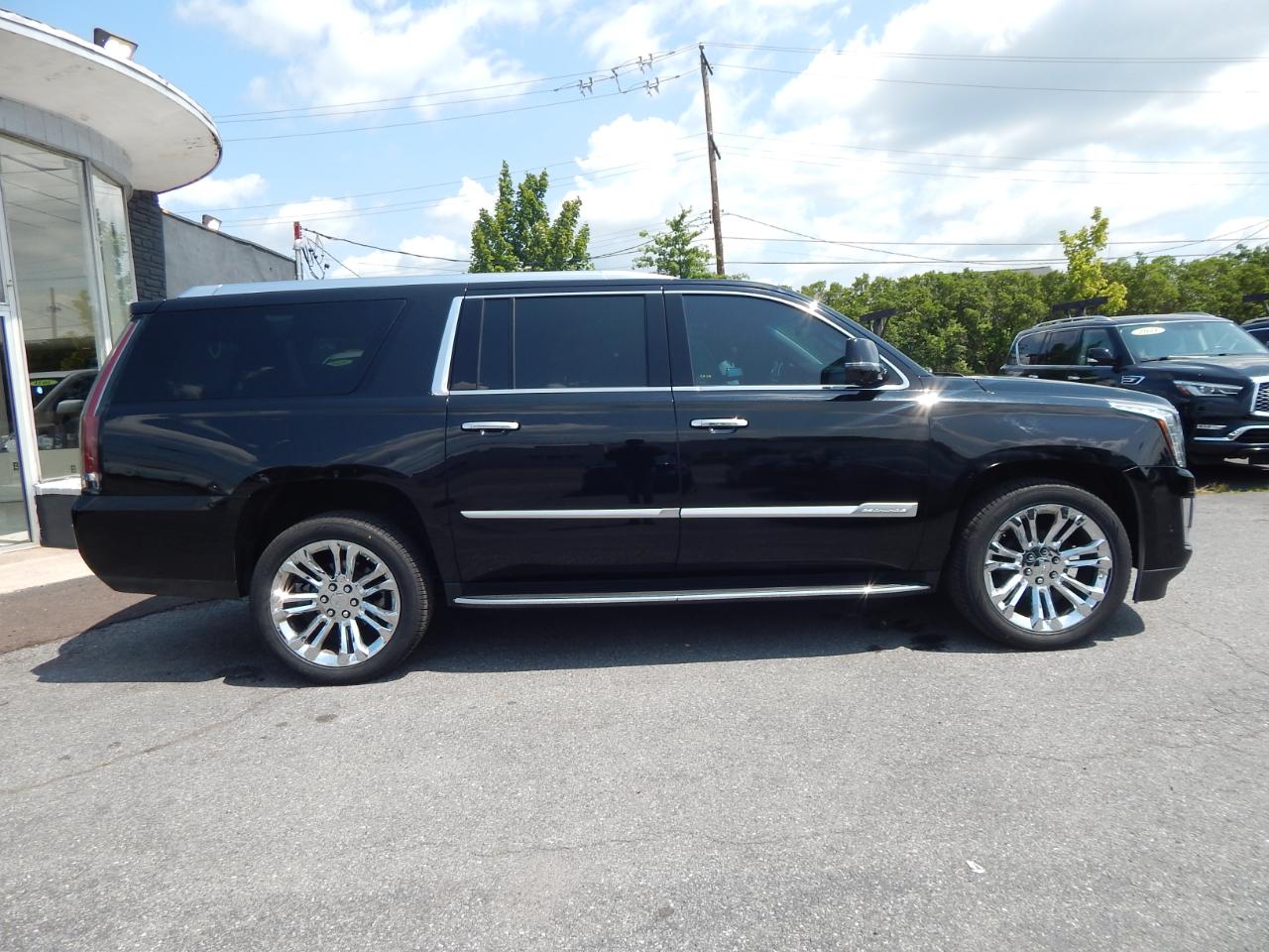 Cadillac Escalade ESV 4WD 4dr Standard 2020