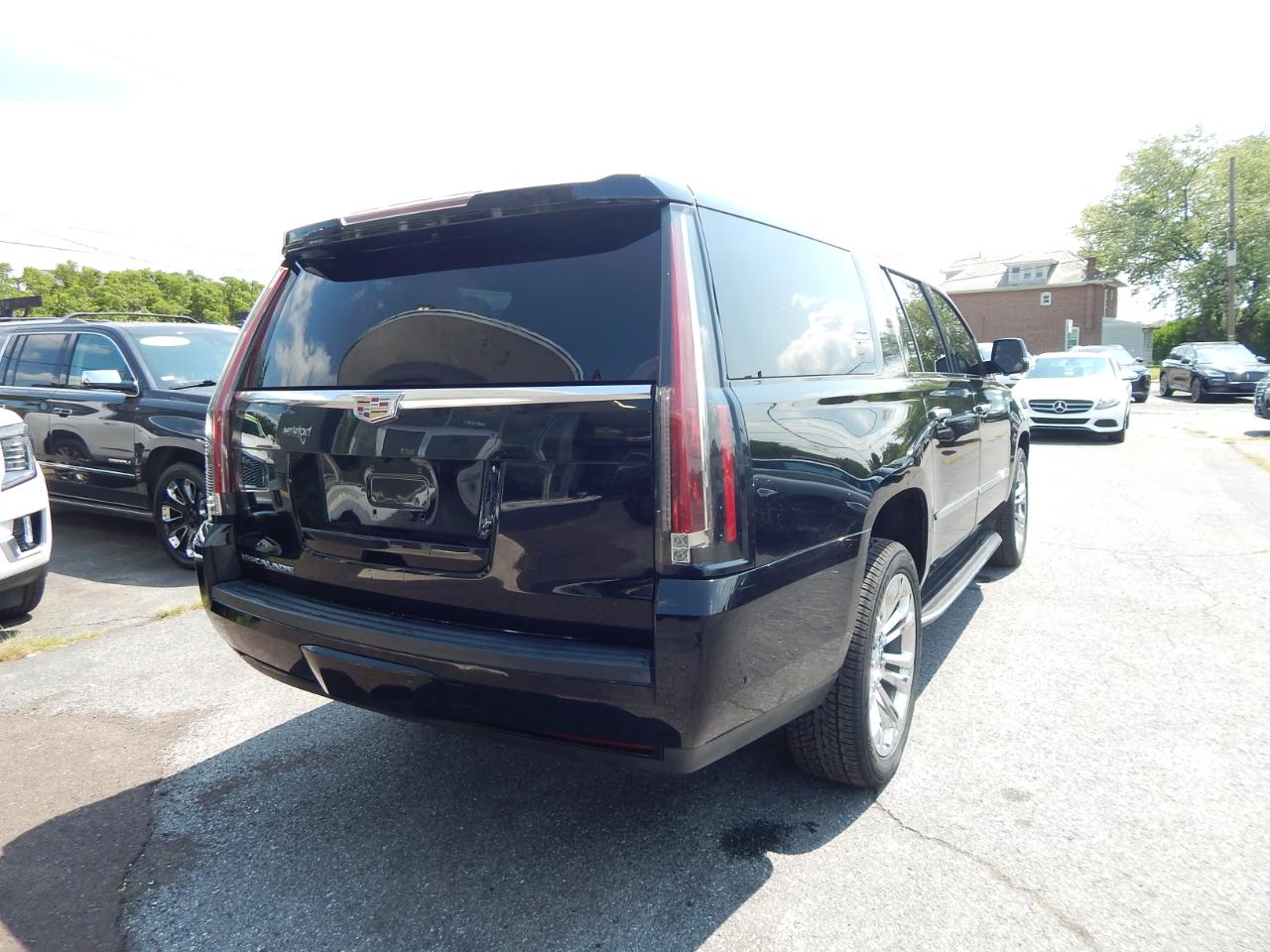 Cadillac Escalade ESV 4WD 4dr Standard 2020