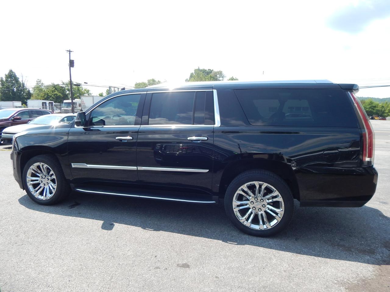 Cadillac Escalade ESV 4WD 4dr Standard 2020