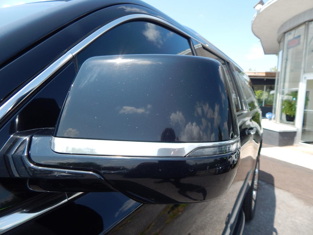 Cadillac Escalade ESV 4WD 4dr Standard 2020