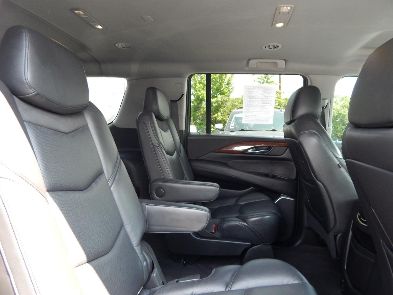 Cadillac Escalade ESV 4WD 4dr Standard 2020