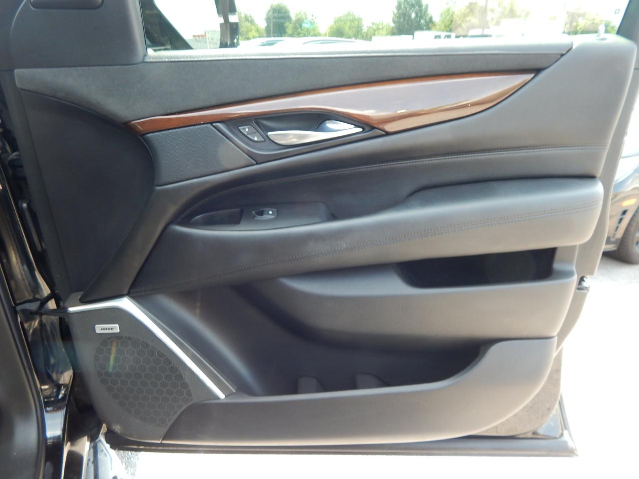 Cadillac Escalade ESV 4WD 4dr Standard 2020