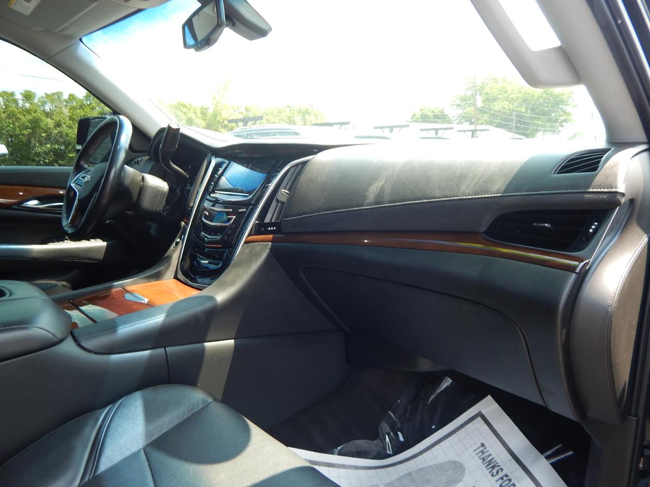 Cadillac Escalade ESV 4WD 4dr Standard 2020