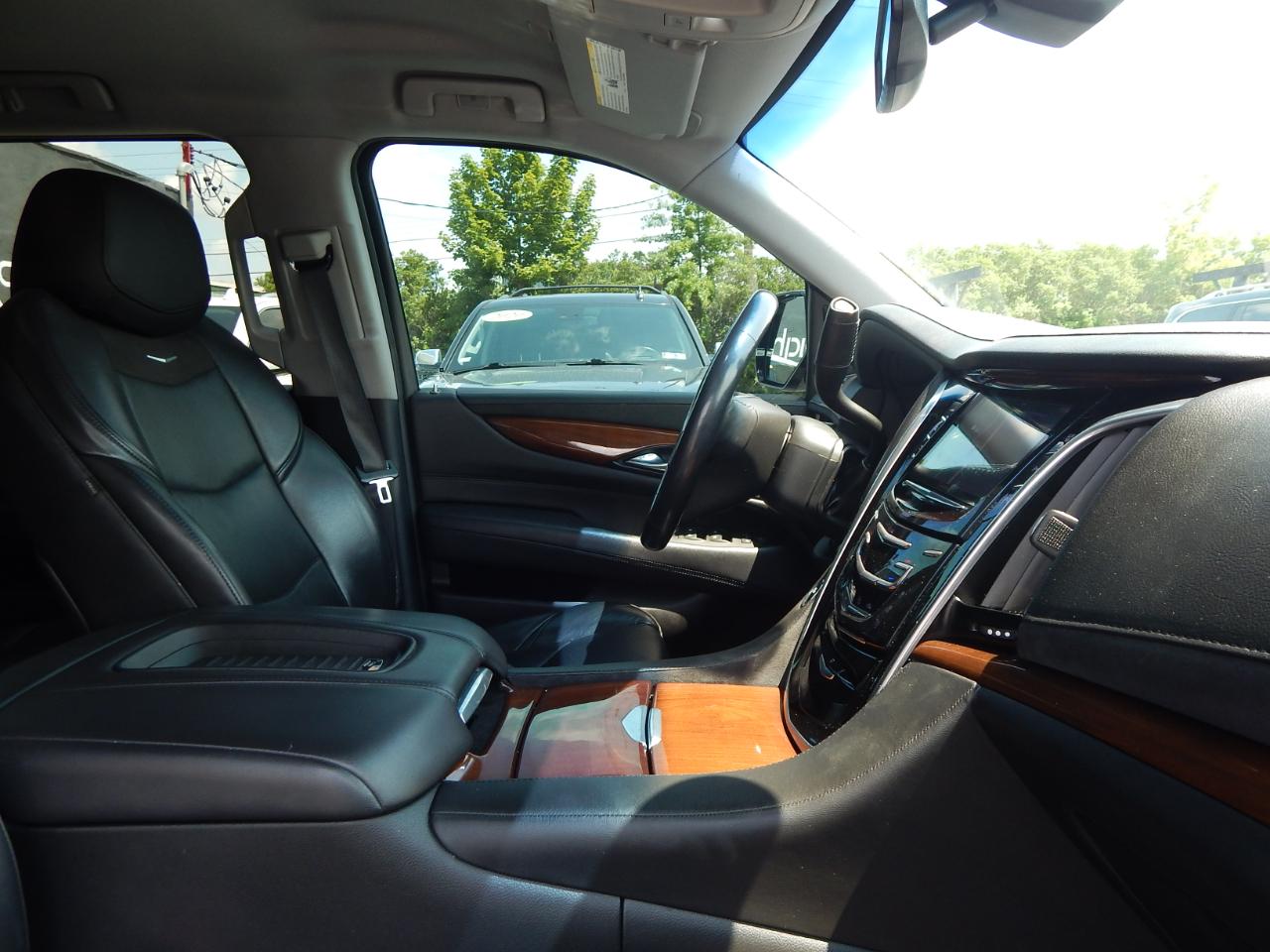 Cadillac Escalade ESV 4WD 4dr Standard 2020