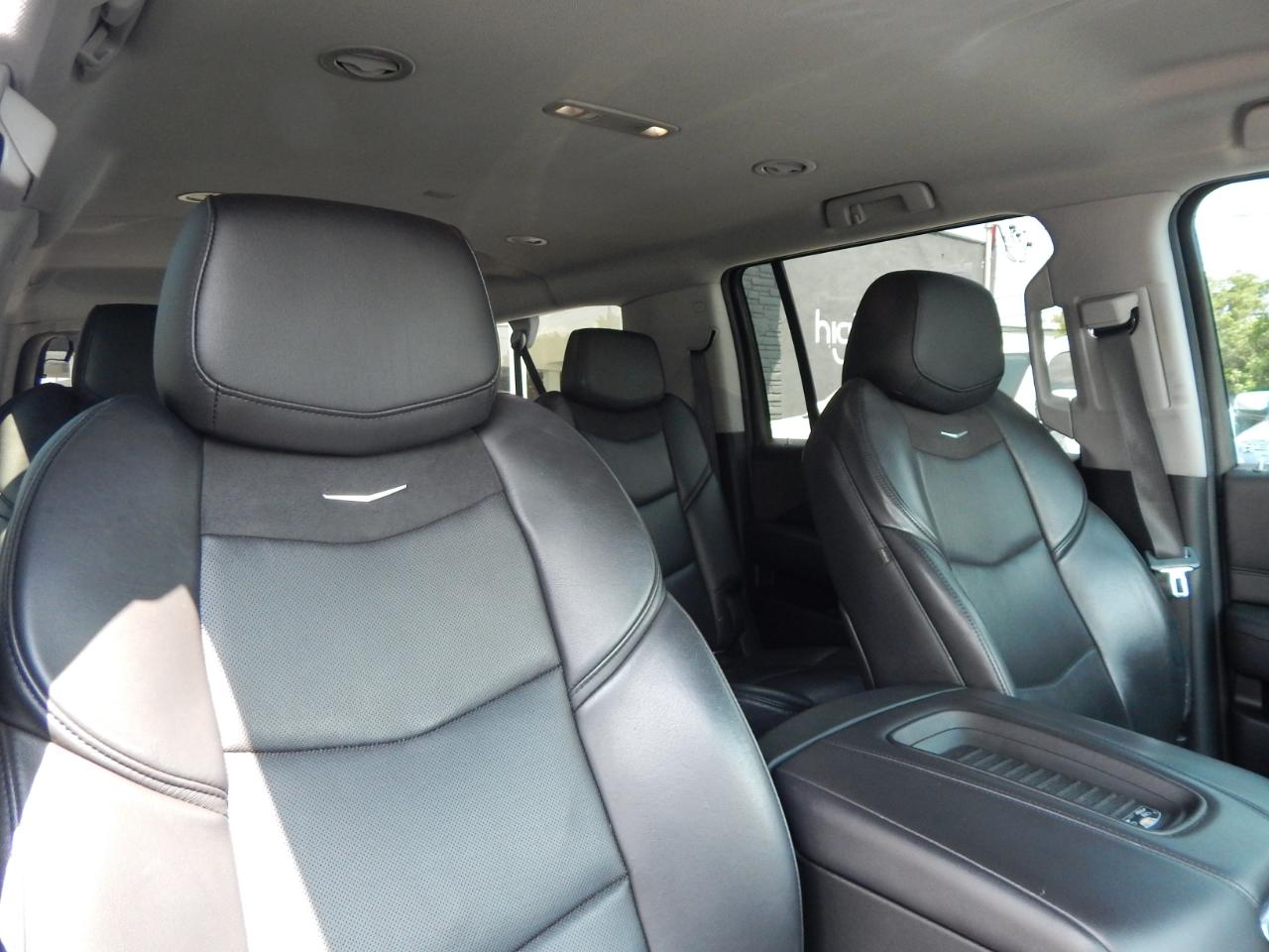 Cadillac Escalade ESV 4WD 4dr Standard 2020