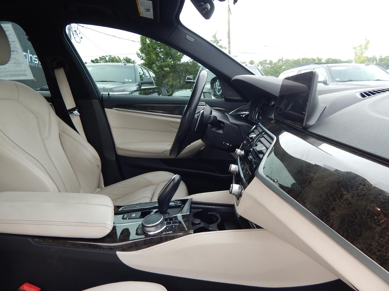 BMW 5 Series 530i Sedan 2019