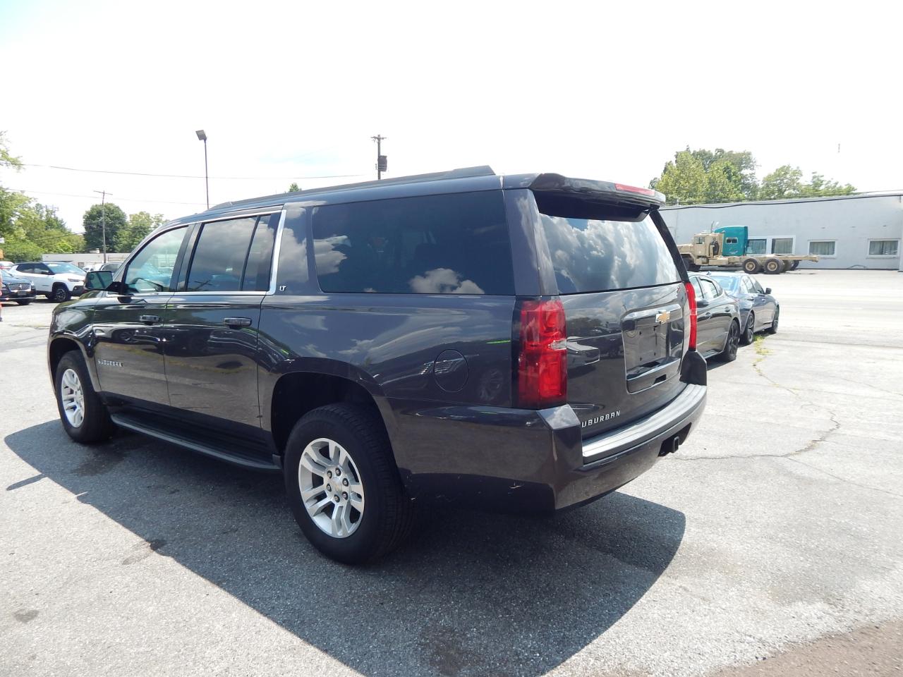 Chevrolet Suburban LT 2018