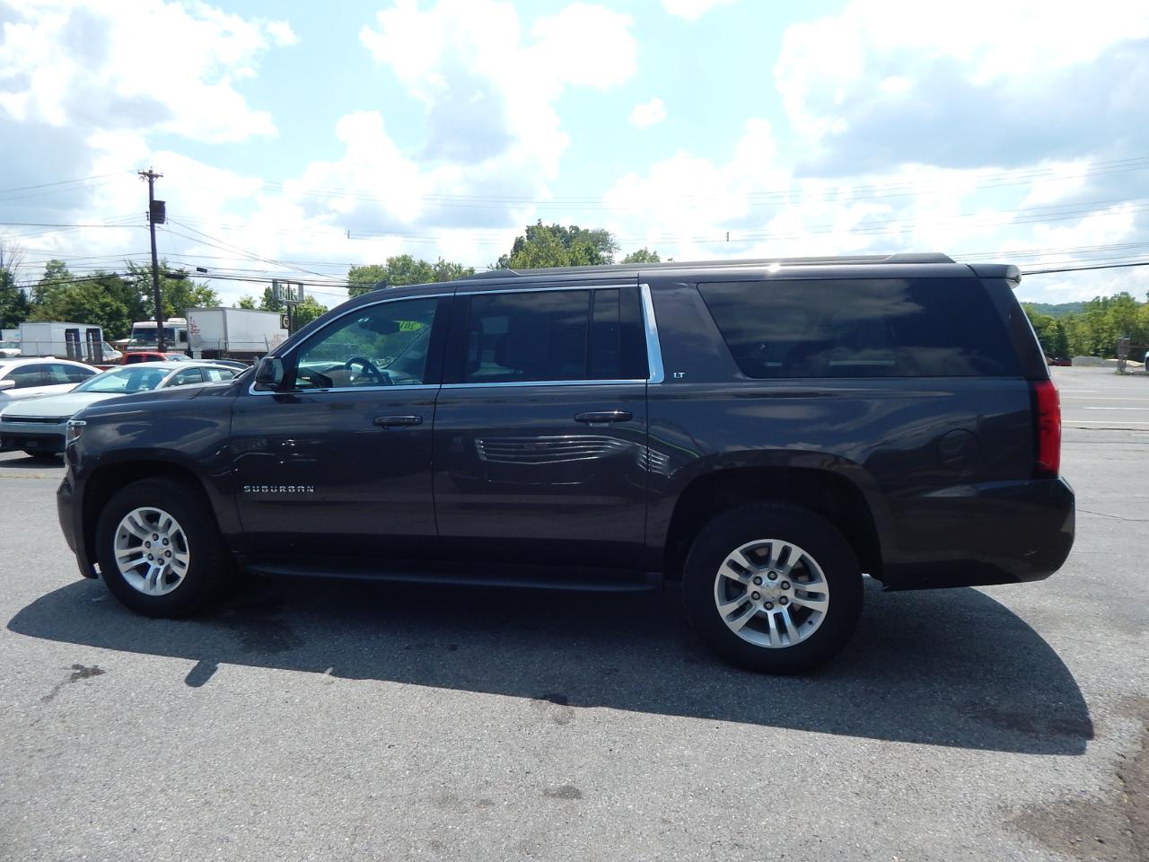 Chevrolet Suburban LT 2018