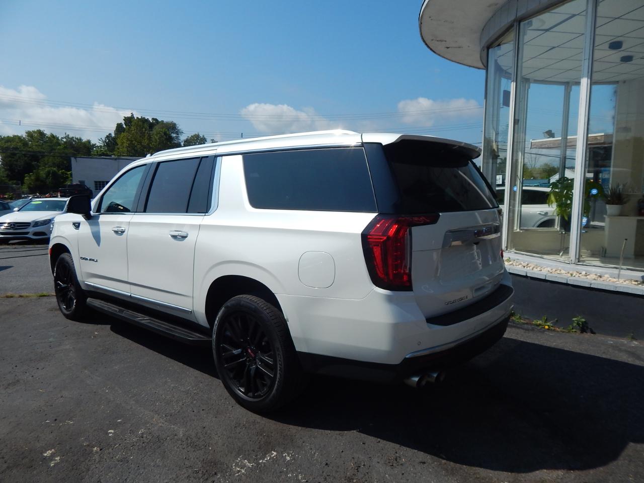 GMC Yukon XL 4WD 4dr Denali 2021