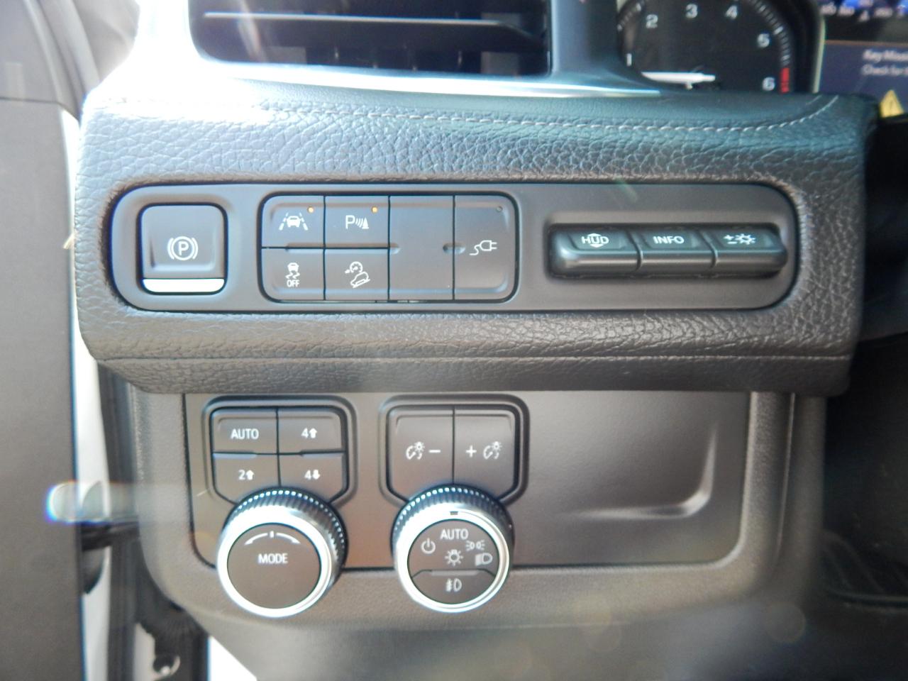 GMC Yukon XL 4WD 4dr Denali 2021