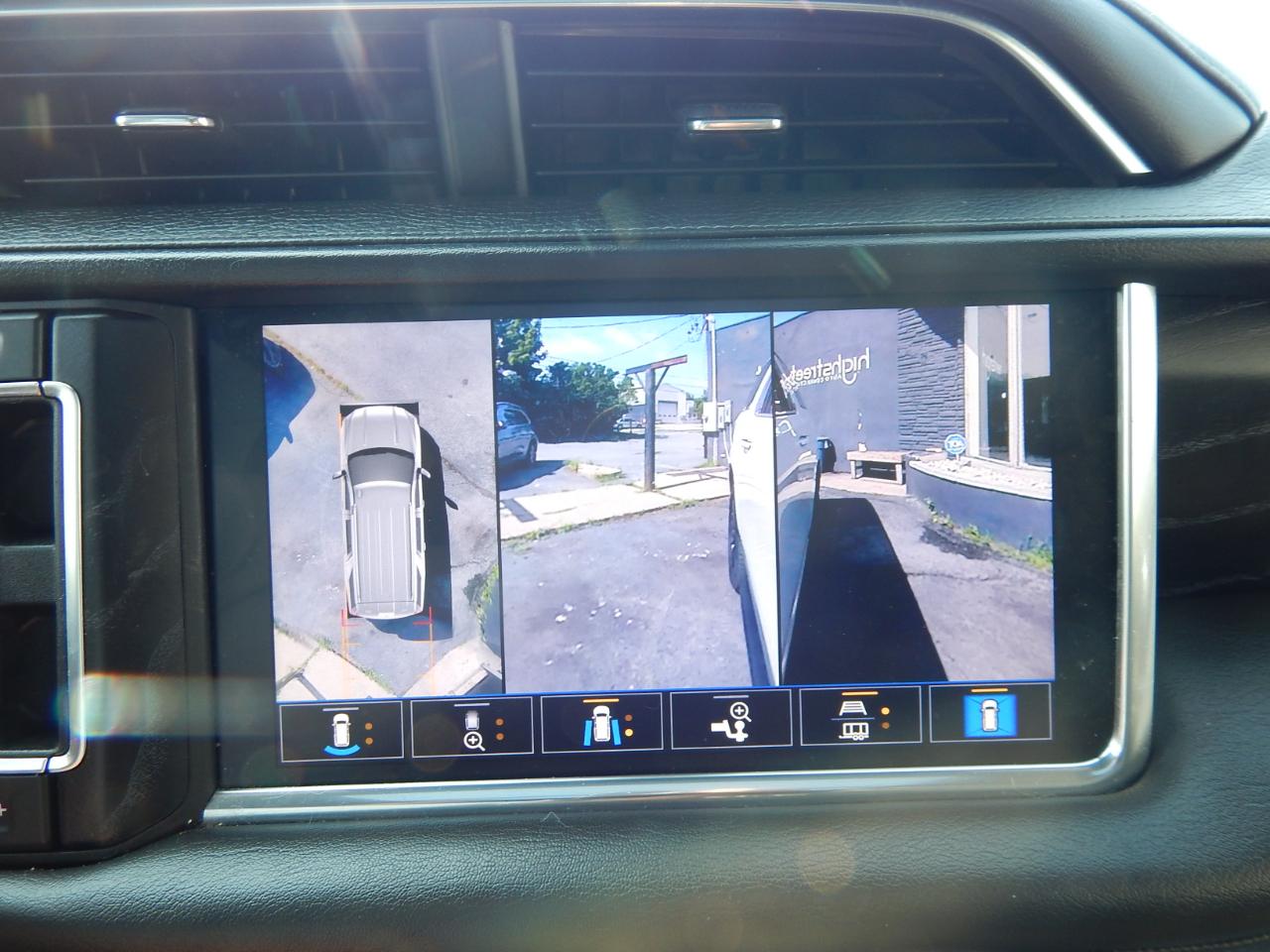 GMC Yukon XL 4WD 4dr Denali 2021