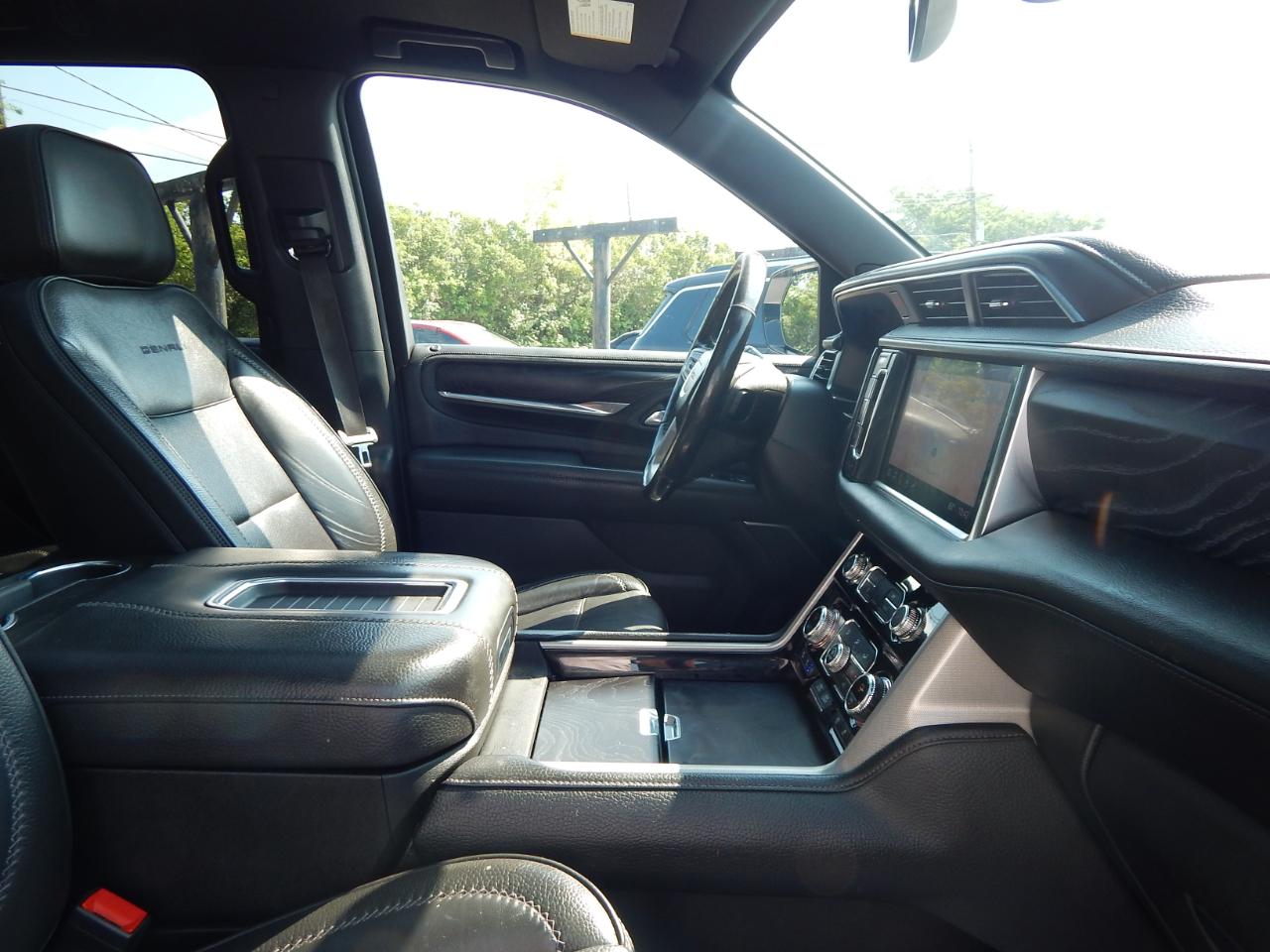 GMC Yukon XL 4WD 4dr Denali 2021