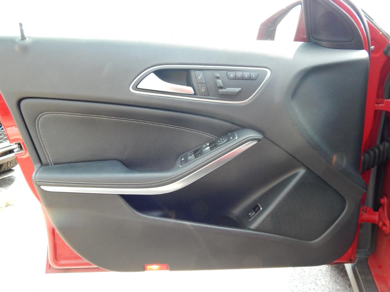 Mercedes-Benz GLA FWD 4dr GLA 250 2015