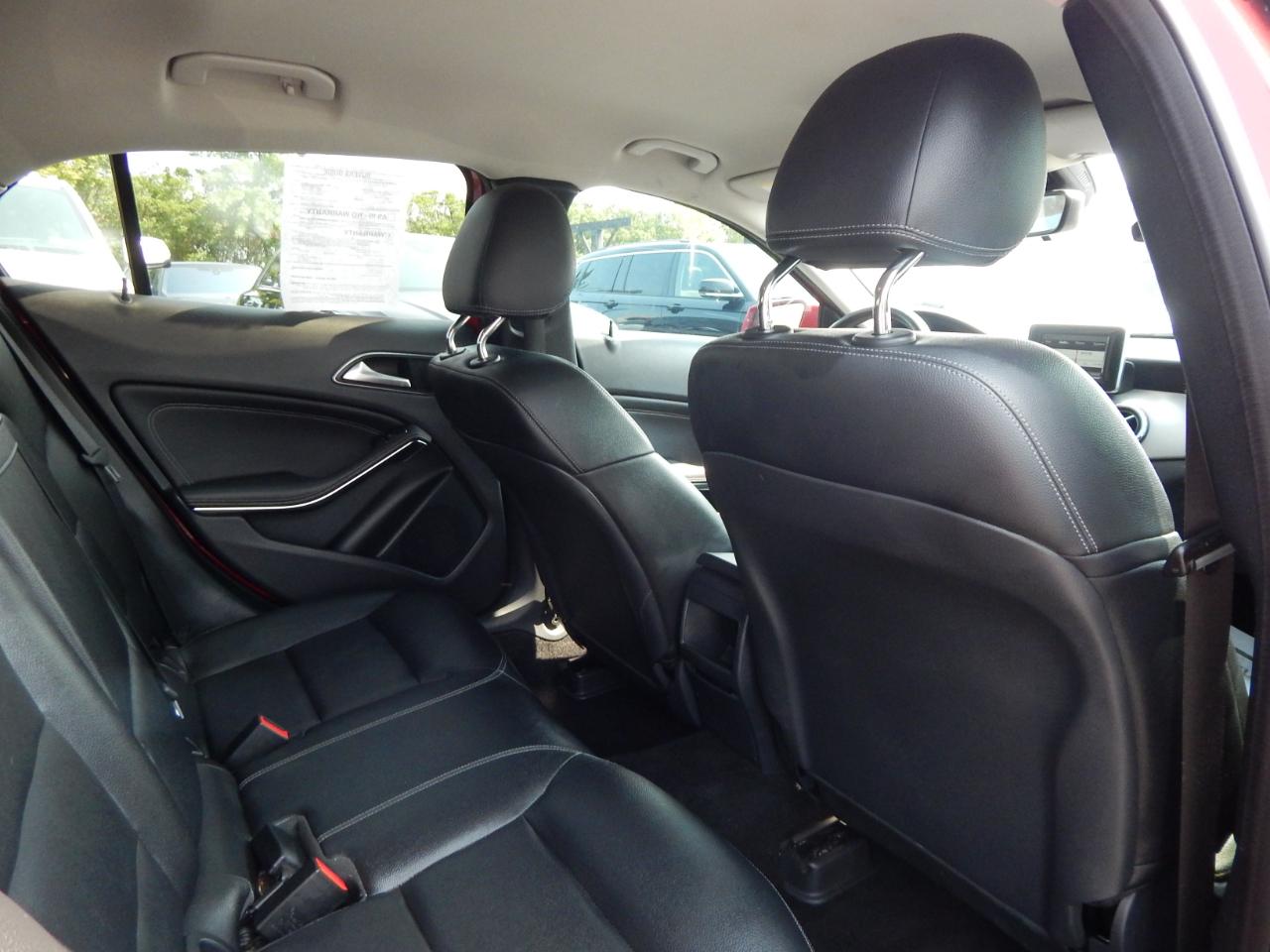 Mercedes-Benz GLA FWD 4dr GLA 250 2015