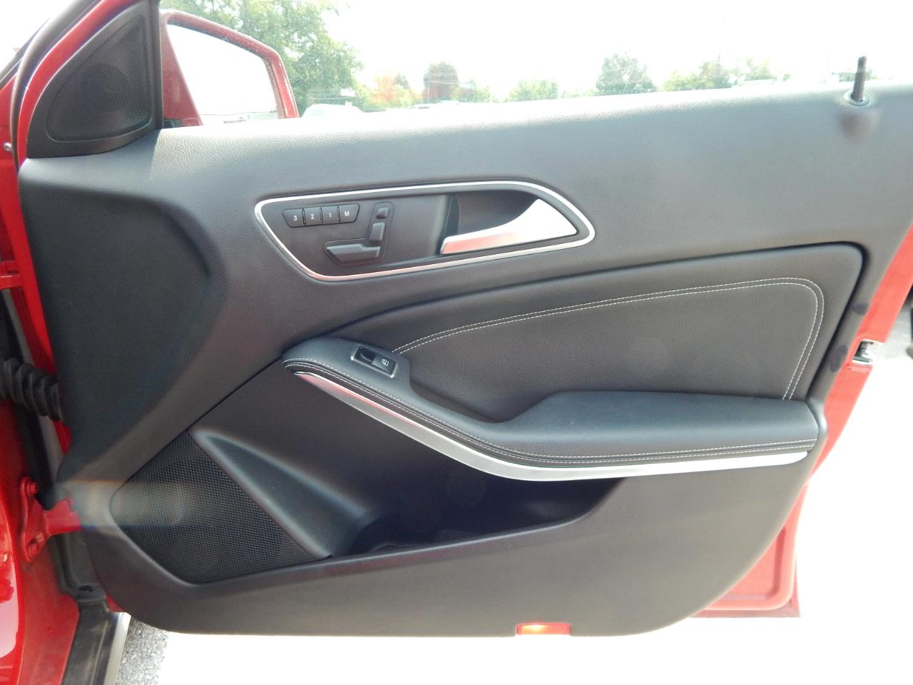 Mercedes-Benz GLA FWD 4dr GLA 250 2015