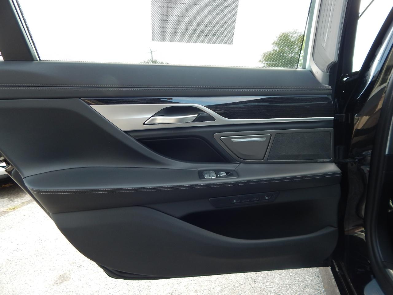 BMW 7 Series 750i xDrive Sedan 2020