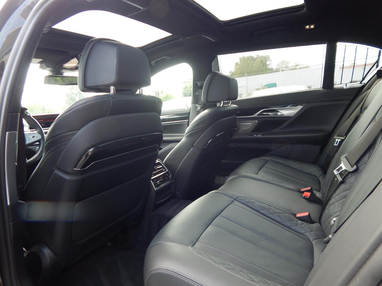 BMW 7 Series 750i xDrive Sedan 2020