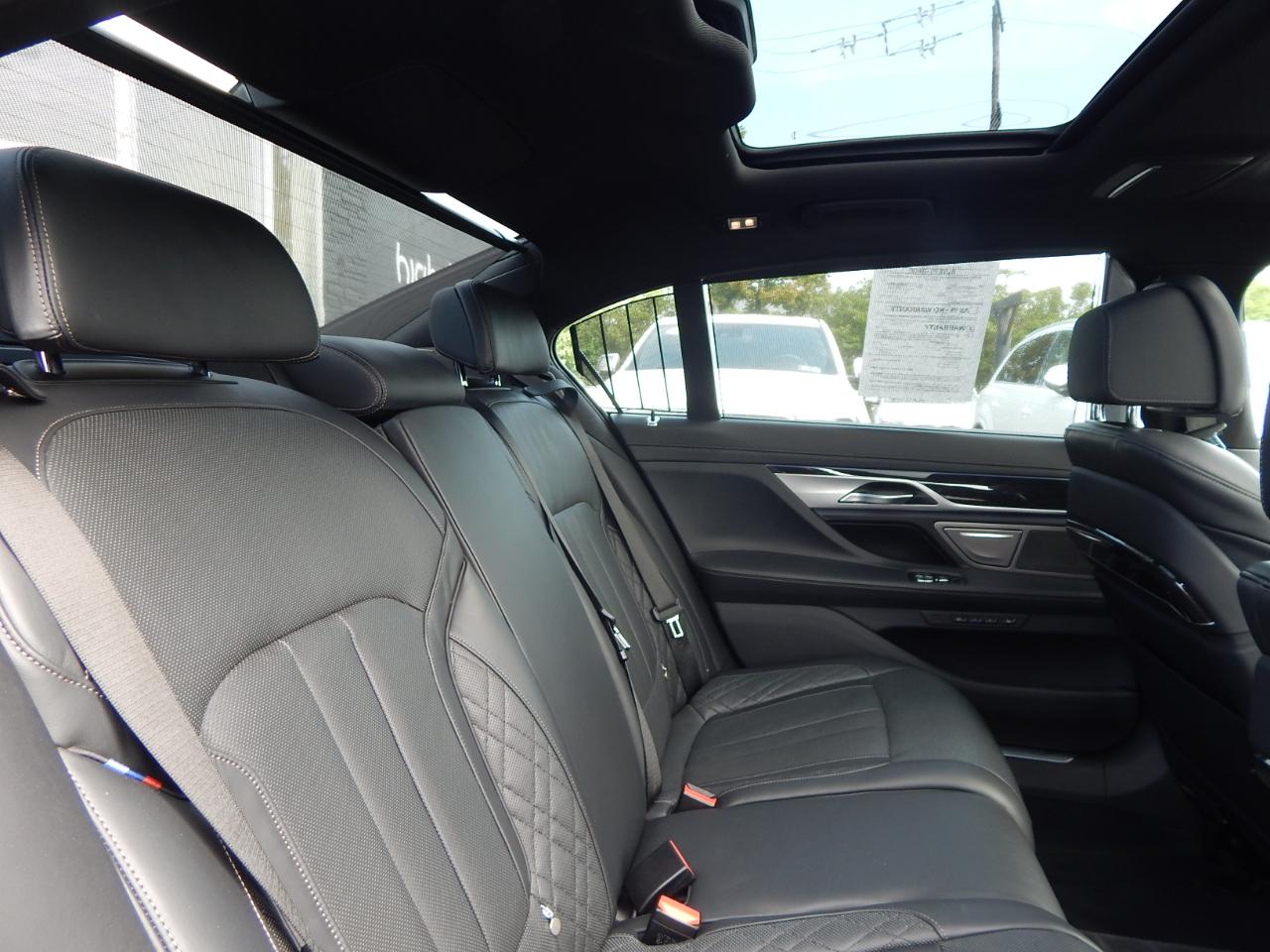 BMW 7 Series 750i xDrive Sedan 2020