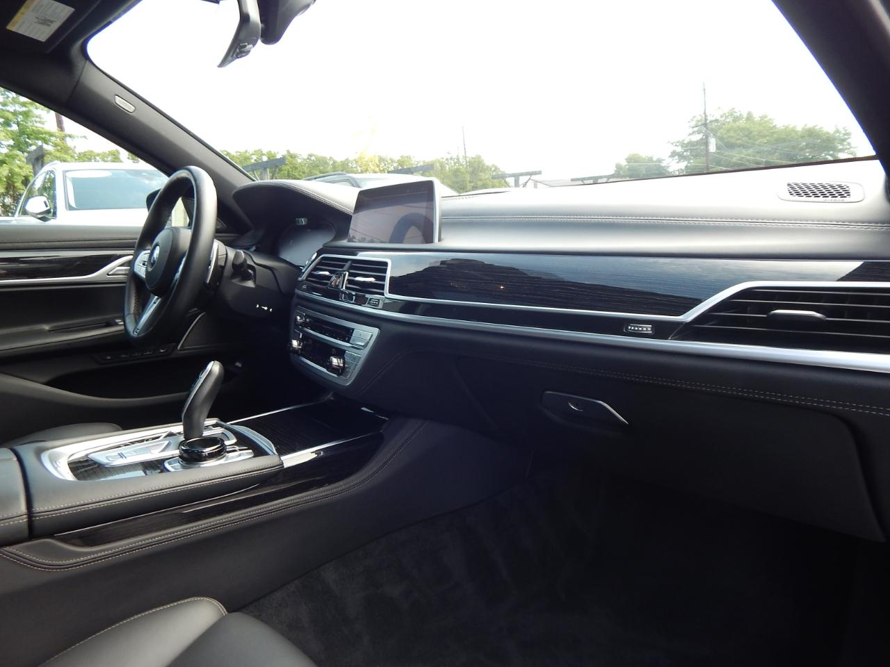 BMW 7 Series 750i xDrive Sedan 2020