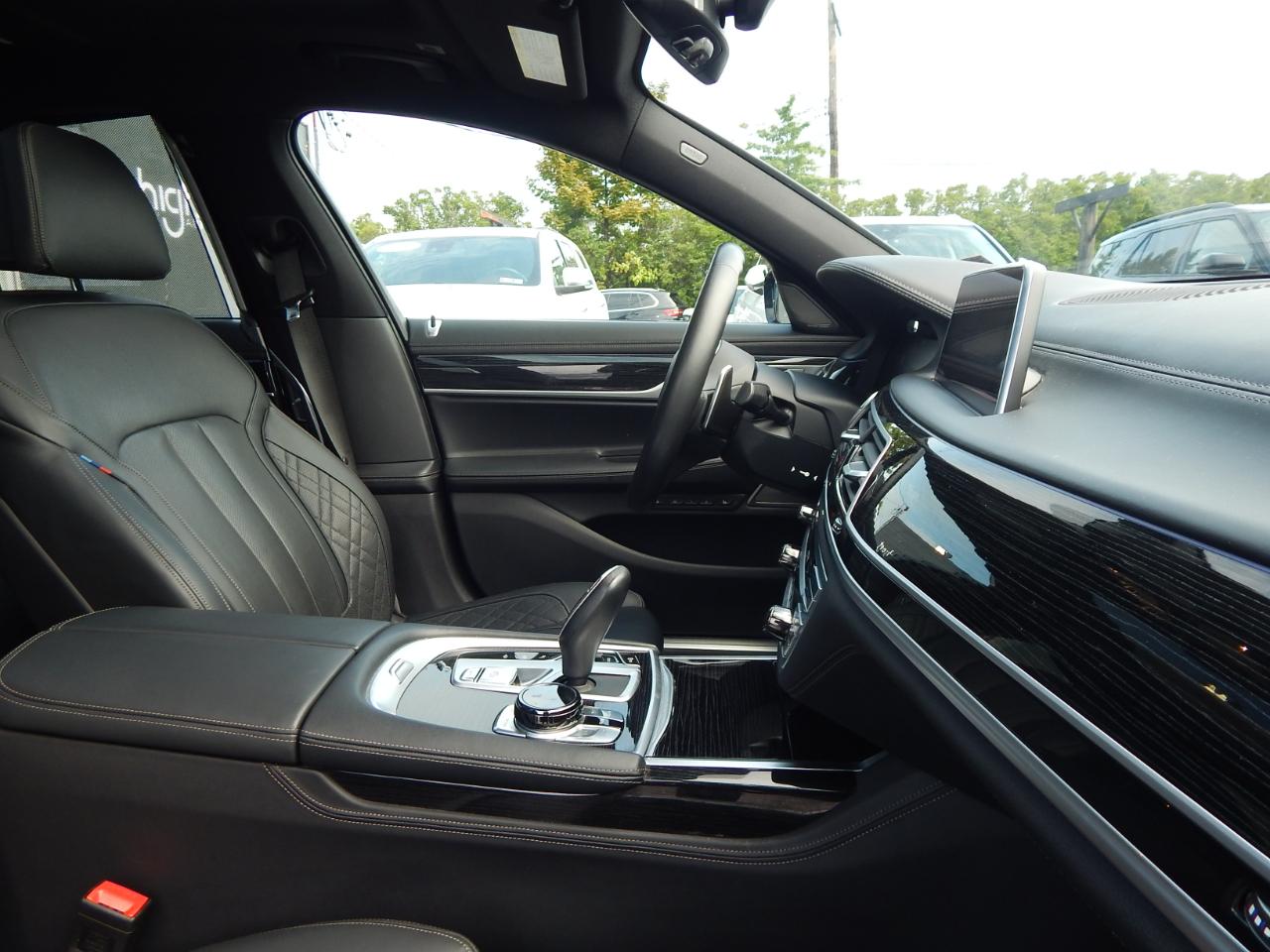 BMW 7 Series 750i xDrive Sedan 2020