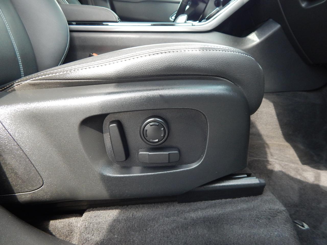 Land Rover Range Rover Velar P400 HST 2023