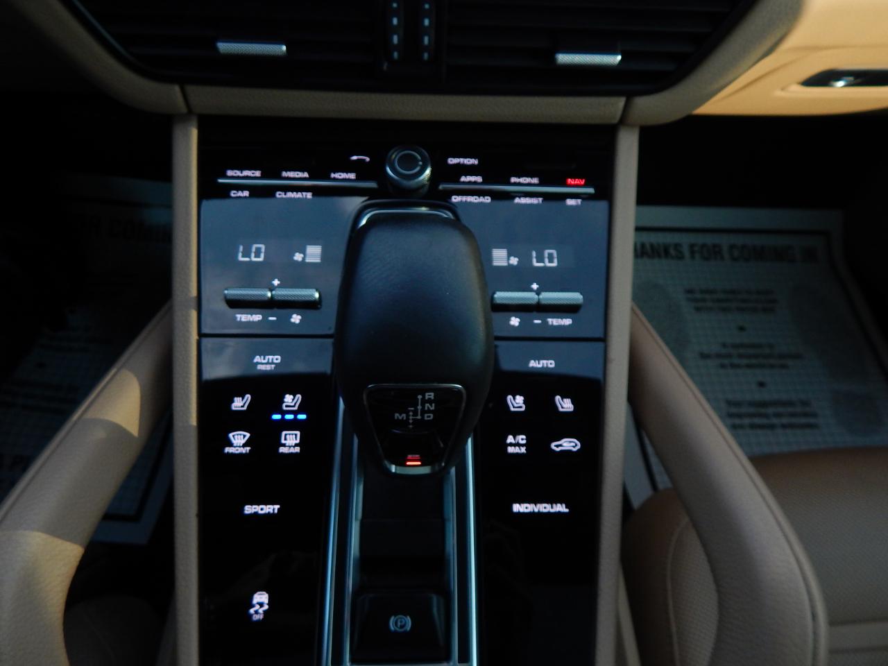 Porsche Cayenne Base 4D SUV 2020