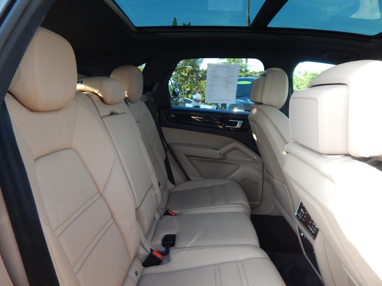 Porsche Cayenne Base 4D SUV 2020