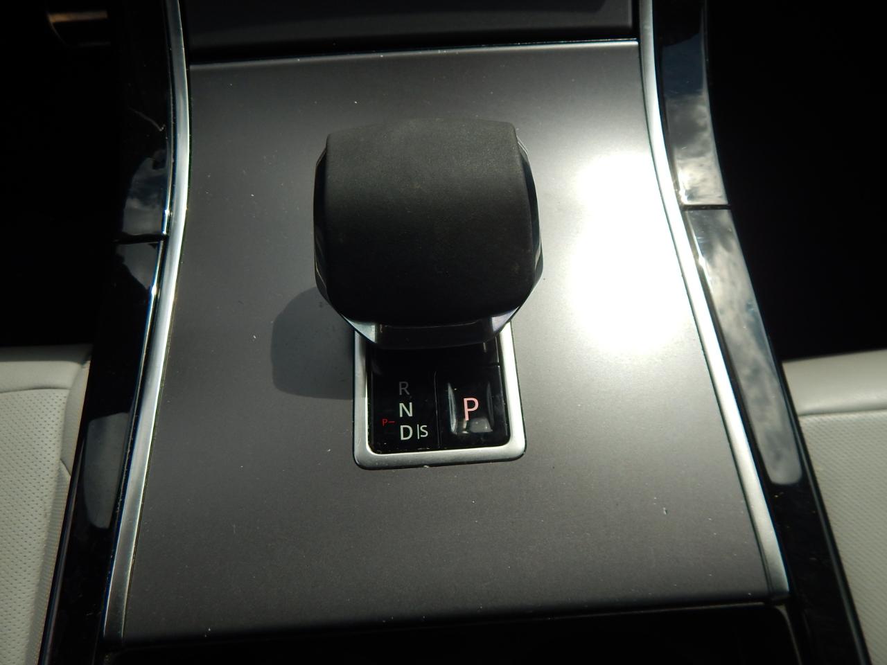 Land Rover Range Rover Velar P250 Dynamic SE 2024